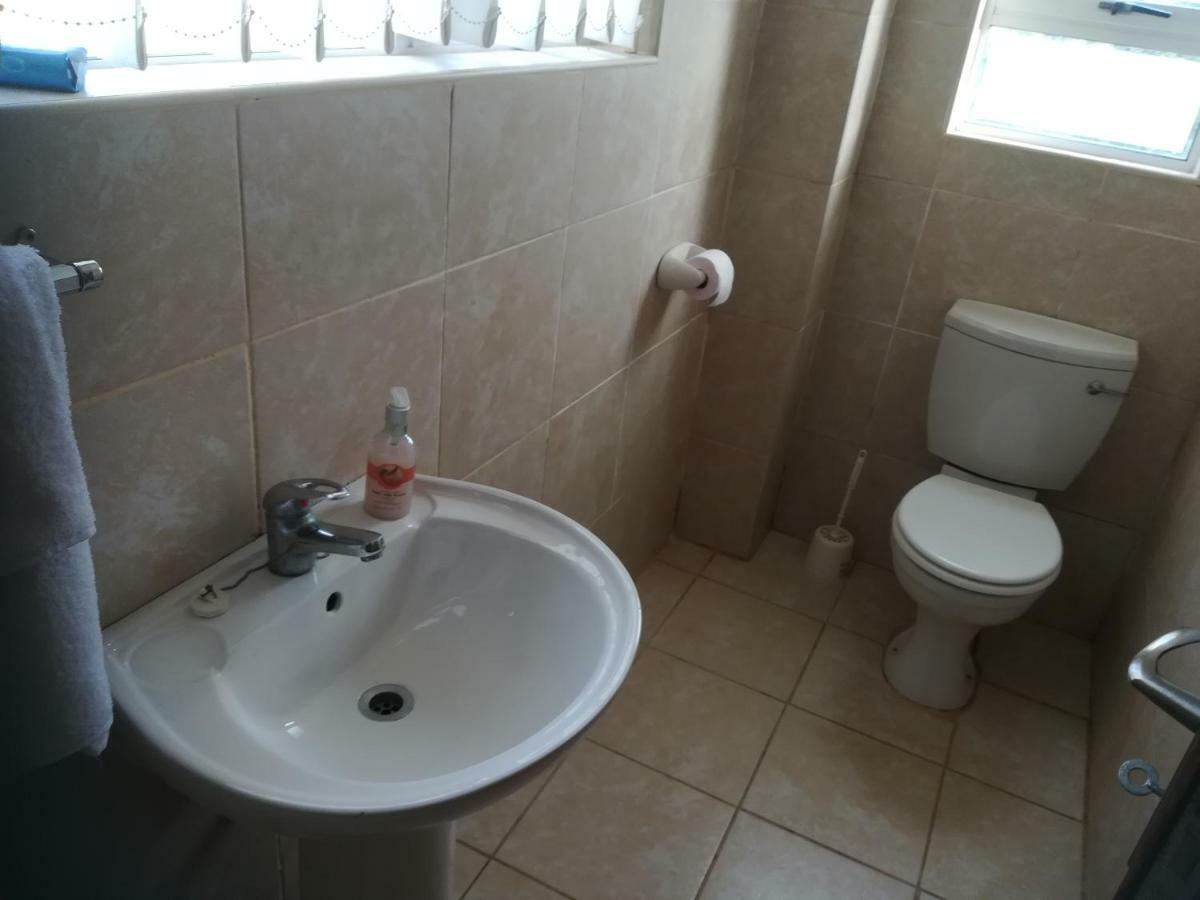 Daphne'S Place Apartment Hermanus Bagian luar foto