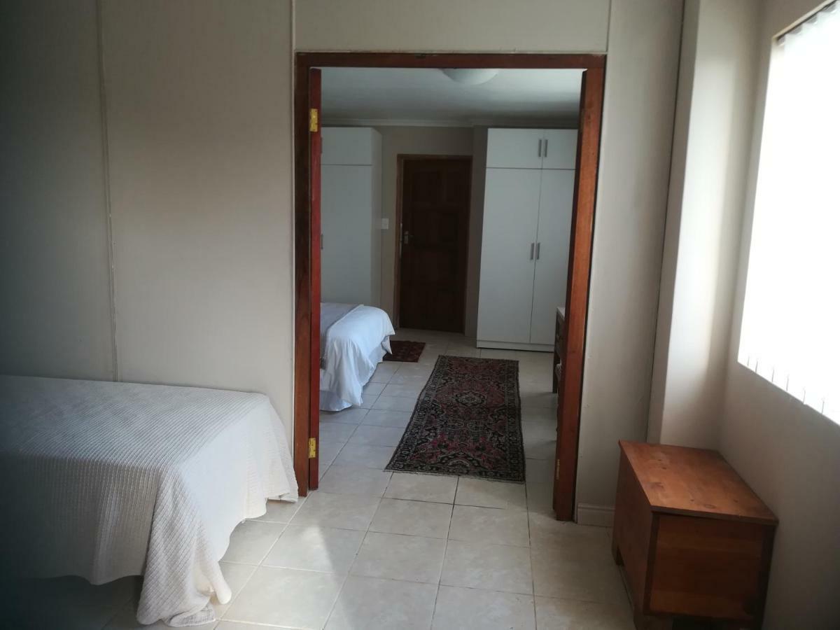 Daphne'S Place Apartment Hermanus Bagian luar foto
