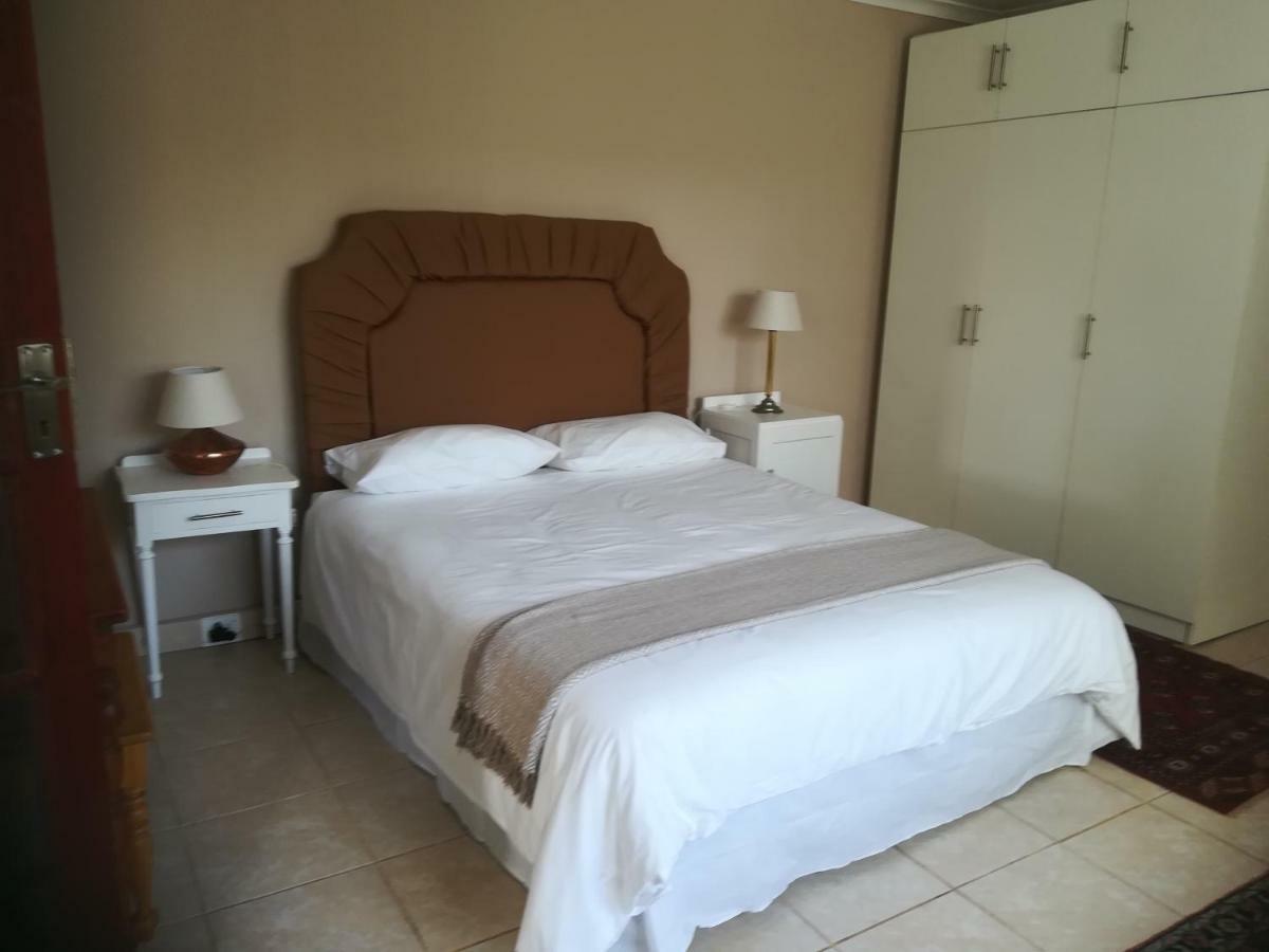 Daphne'S Place Apartment Hermanus Bagian luar foto