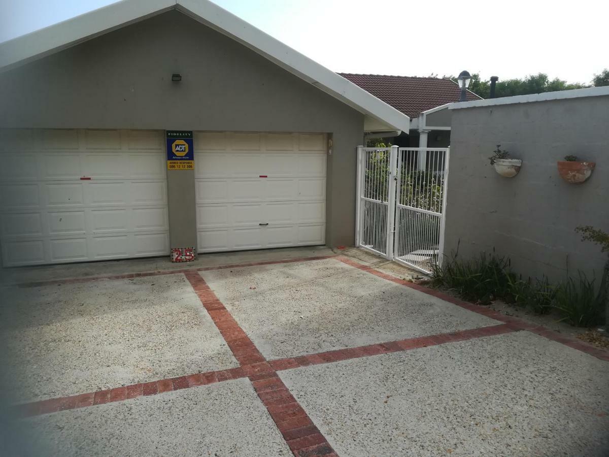Daphne'S Place Apartment Hermanus Bagian luar foto